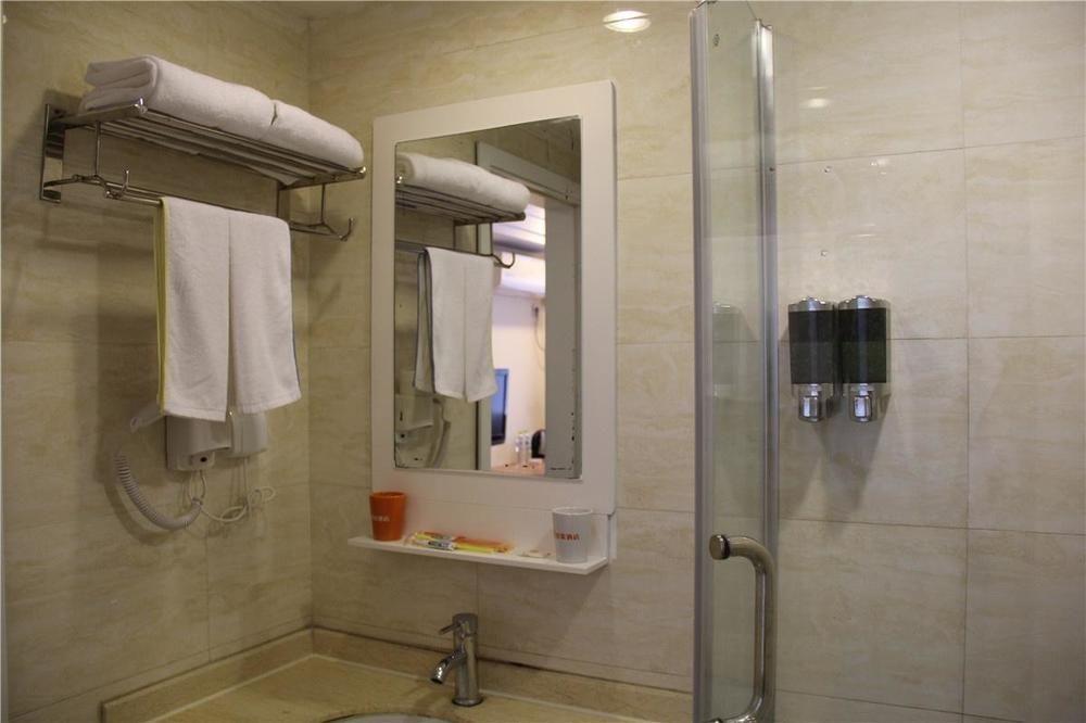 Home Inn Chengdu Kuanzhai Alley New City Square Exterior photo