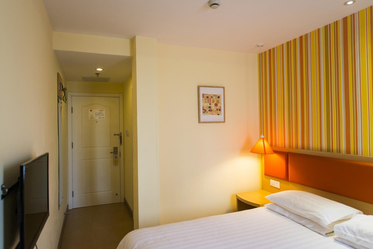 Home Inn Chengdu Kuanzhai Alley New City Square Exterior photo